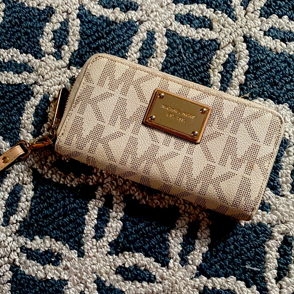 Michael Kors wallet